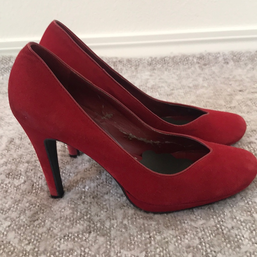 Pumps - Picture 2 of 5
